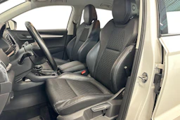 valkoinen Skoda Karoq 2021 kuva 7.