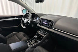 valkoinen Skoda Karoq 2021 kuva 12.