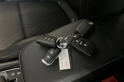 valkoinen Skoda Karoq 2021 kuva 28.