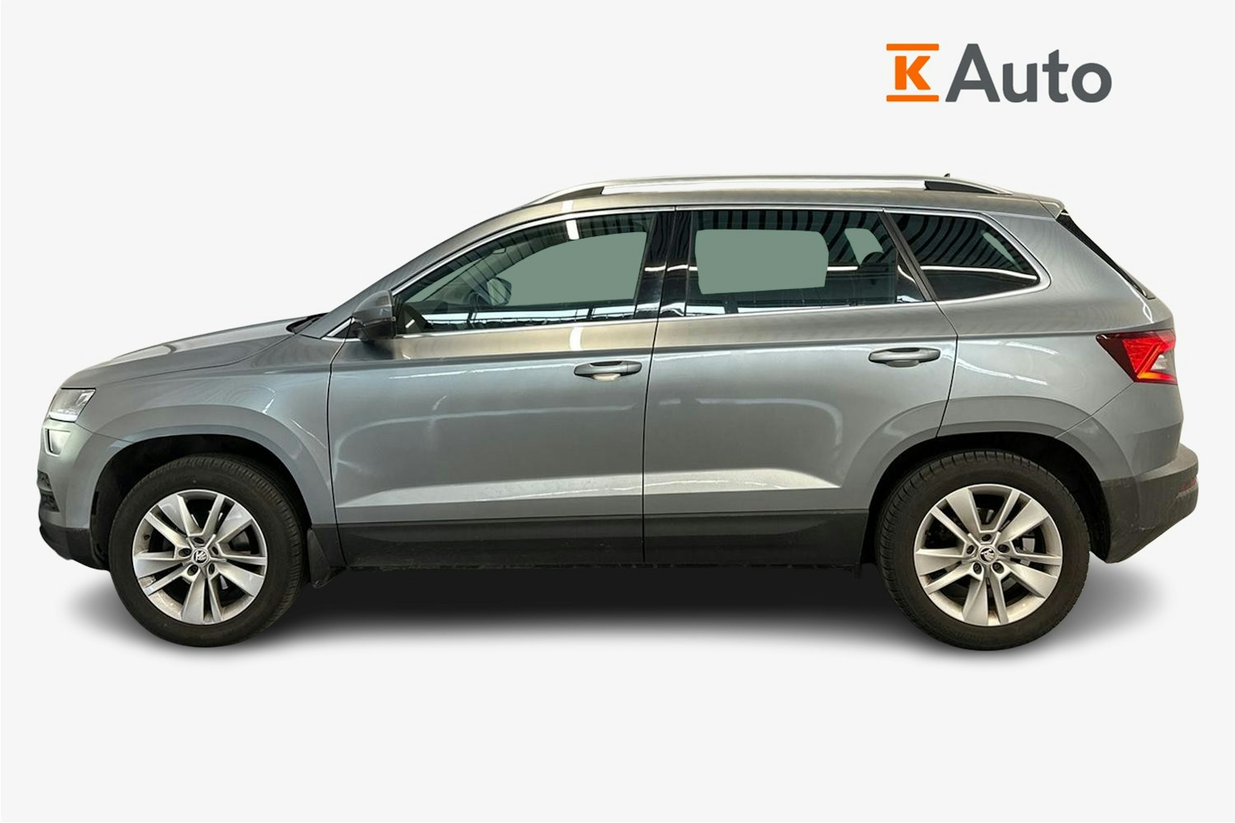harmaa Skoda Karoq 2021 kuva 6.