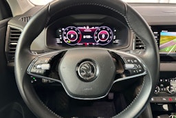 harmaa Skoda Karoq 2021 kuva 14.