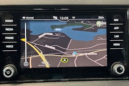 harmaa Skoda Karoq 2021 kuva 21.