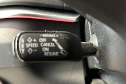 harmaa Skoda Karoq 2021 kuva 22.