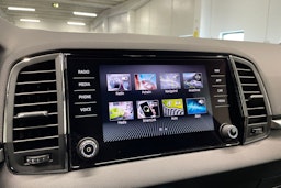 Harmaa Skoda KAROQ 2021 kuva 17.