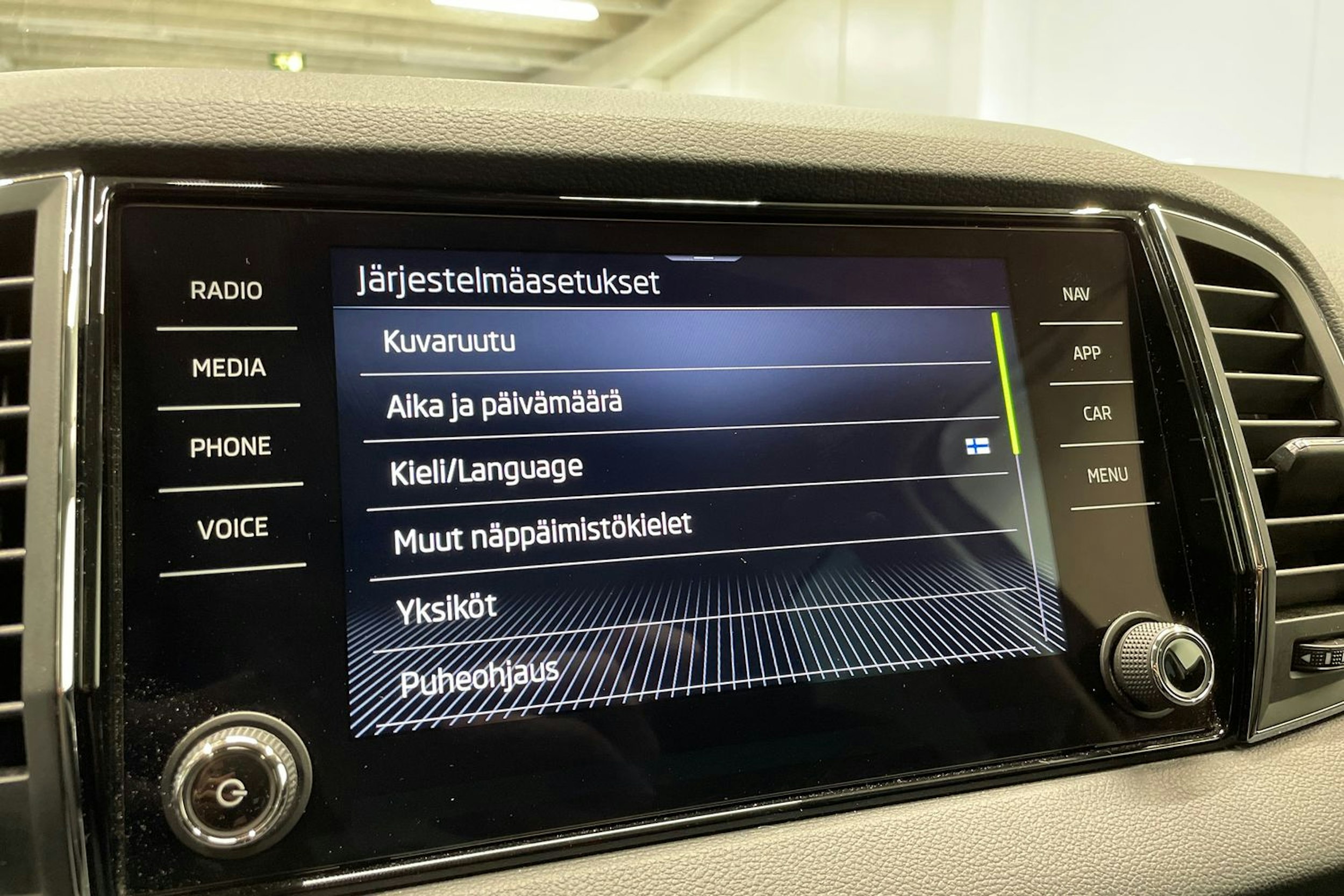 Harmaa Skoda KAROQ 2021 kuva 21.
