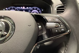 Harmaa Skoda KAROQ 2021 kuva 26.