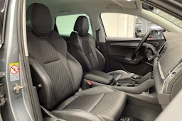 Harmaa Skoda KAROQ 2021 kuva 30.