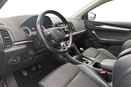 musta Skoda Karoq 2021 kuva 3.