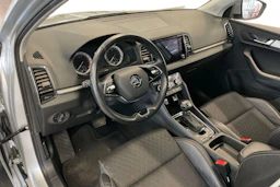 harmaa Skoda Karoq 2021 kuva 6.