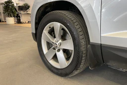 harmaa Skoda Karoq 2021 kuva 10.