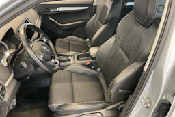 harmaa Skoda Karoq 2021 kuva 14.