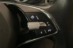 harmaa Skoda Karoq 2021 kuva 19.