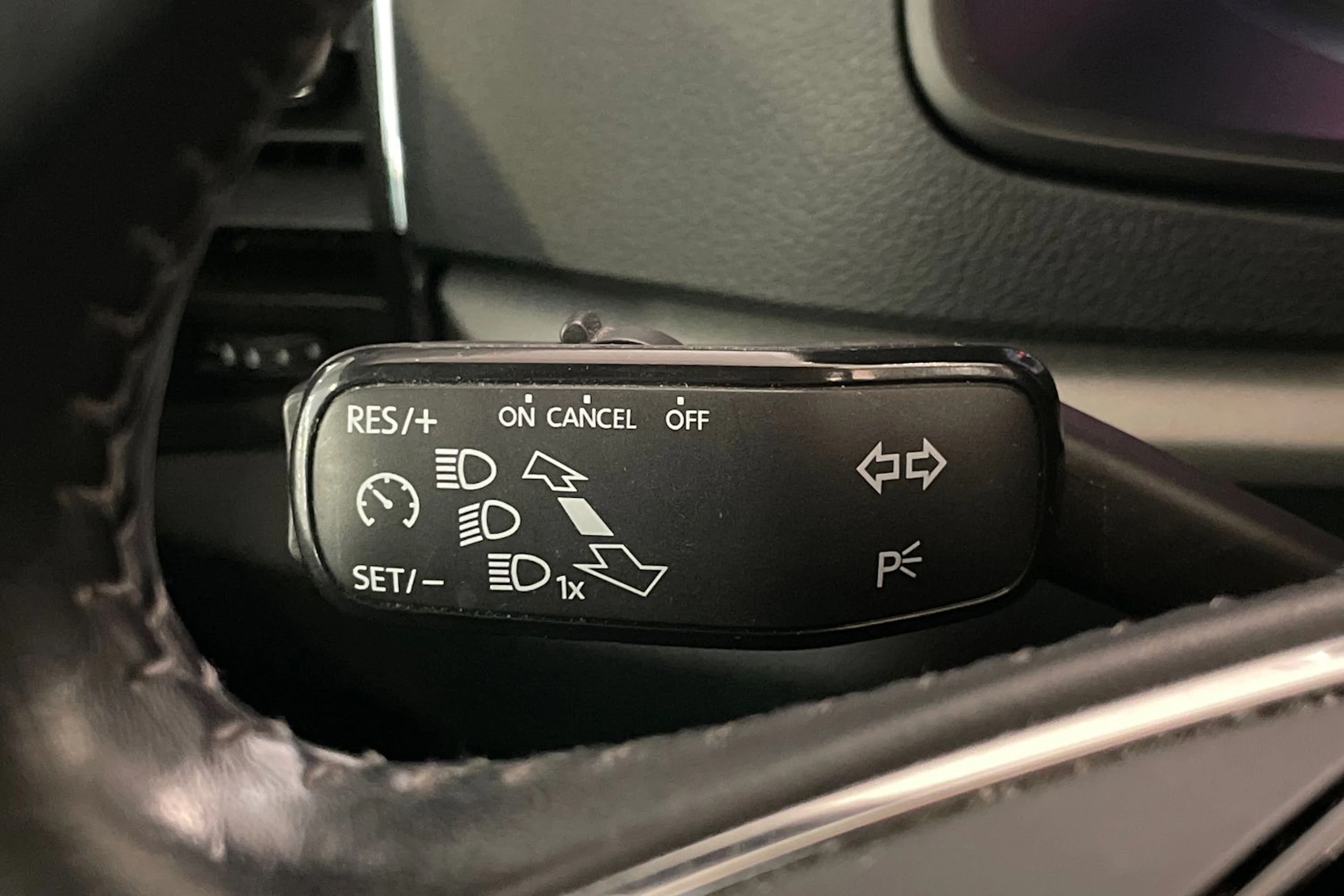 harmaa Skoda Karoq 2021 kuva 20.