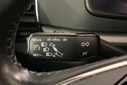 harmaa Skoda Karoq 2021 kuva 20.