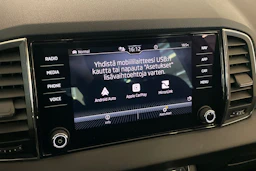 harmaa Skoda Karoq 2021 kuva 22.