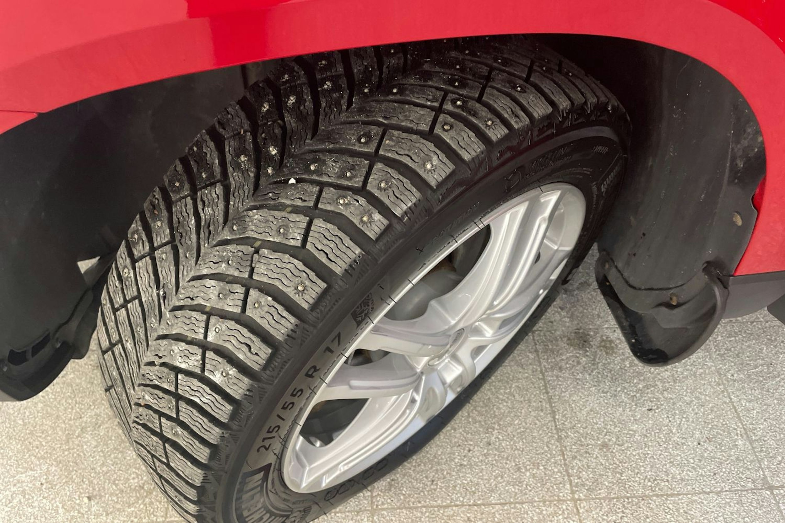 punainen Skoda Karoq 2021 kuva 14.