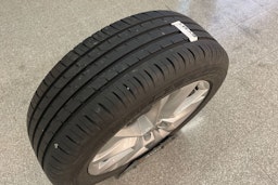 punainen Skoda Karoq 2021 kuva 15.