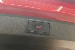 punainen Skoda Karoq 2021 kuva 20.