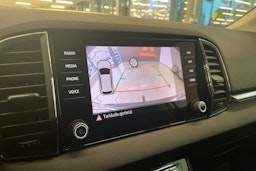 punainen Skoda Karoq 2021 kuva 21.