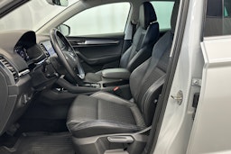 valkoinen Skoda Karoq 2021 kuva 17.