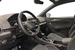 musta Skoda Karoq 2022 kuva 7.