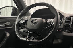 musta Skoda Karoq 2022 kuva 19.