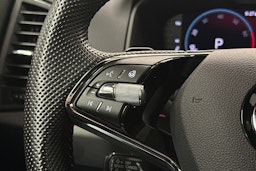musta Skoda Karoq 2022 kuva 20.