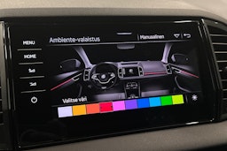musta Skoda Karoq 2022 kuva 27.