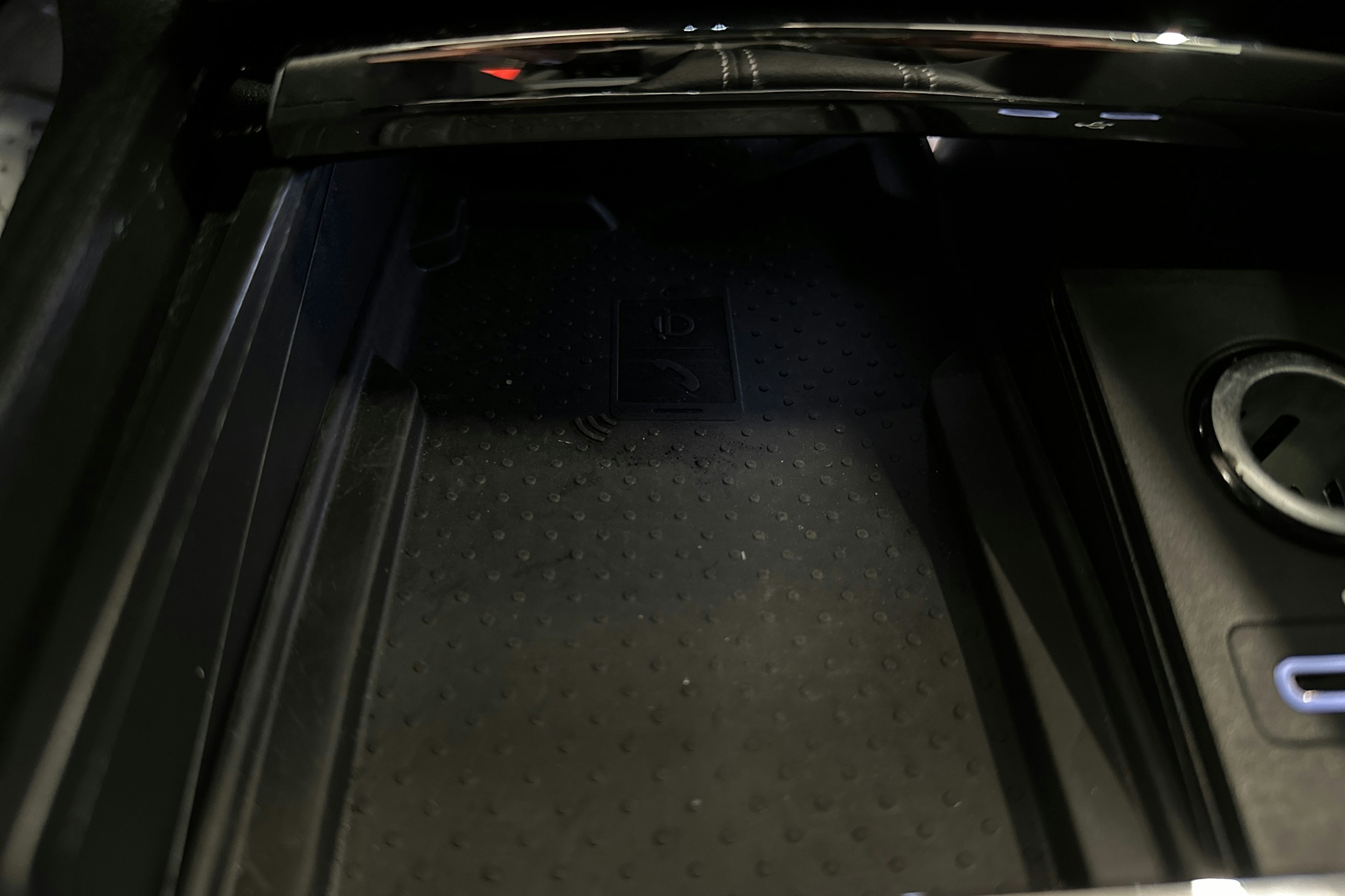 musta Skoda Karoq 2022 kuva 31.