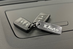 musta Skoda Karoq 2022 kuva 32.