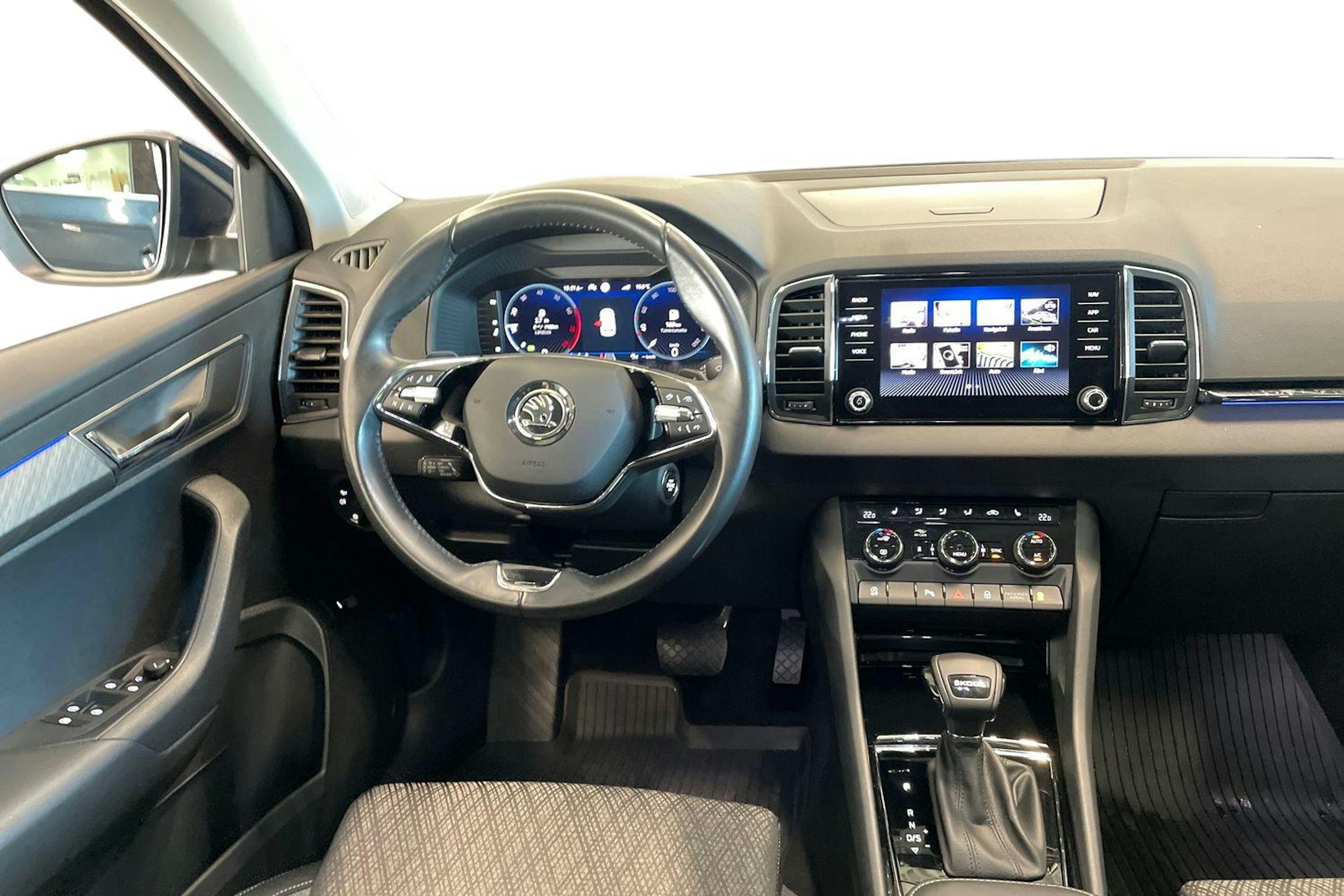 met. sininen Skoda Karoq 2022 kuva 9.