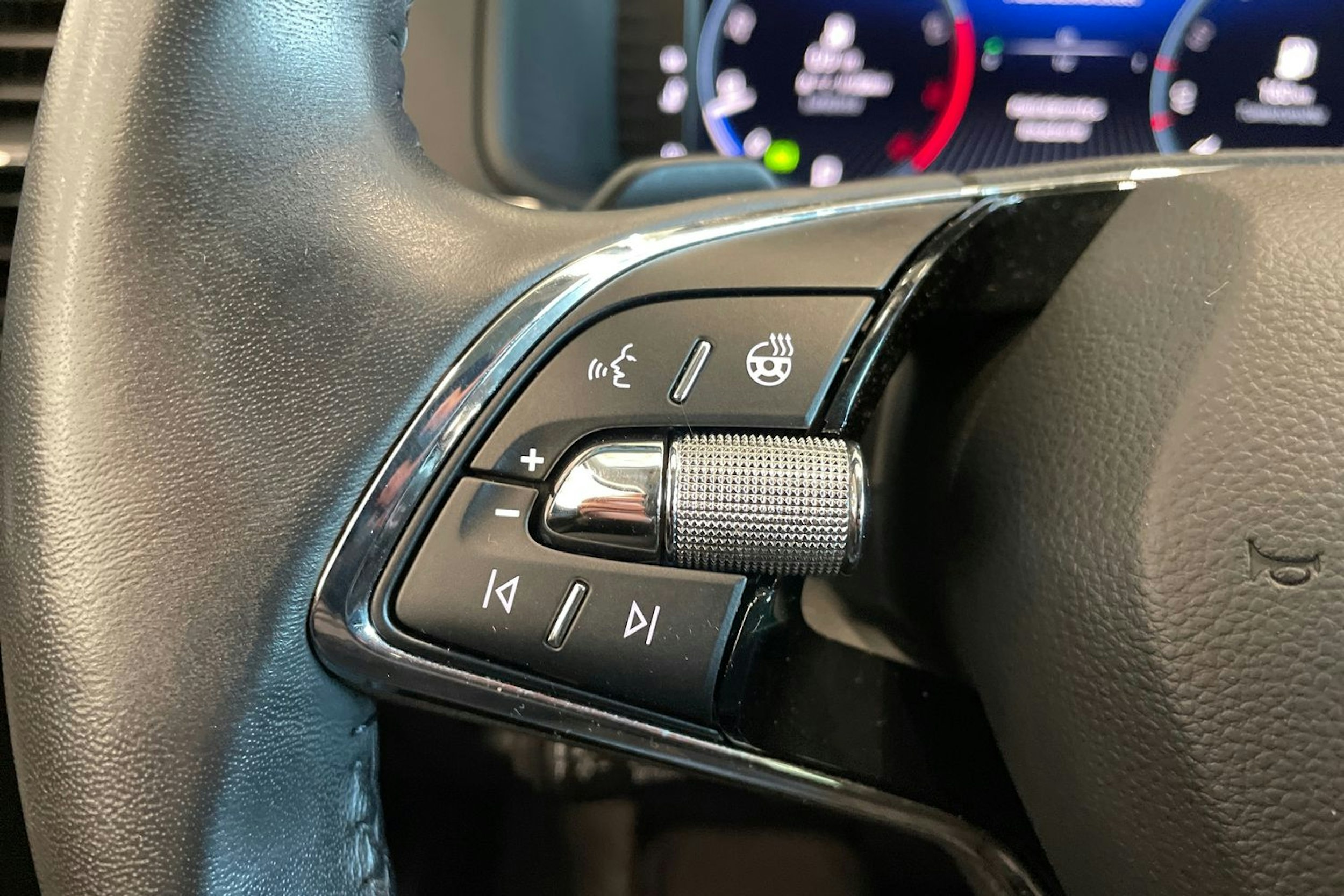 met. sininen Skoda Karoq 2022 kuva 17.