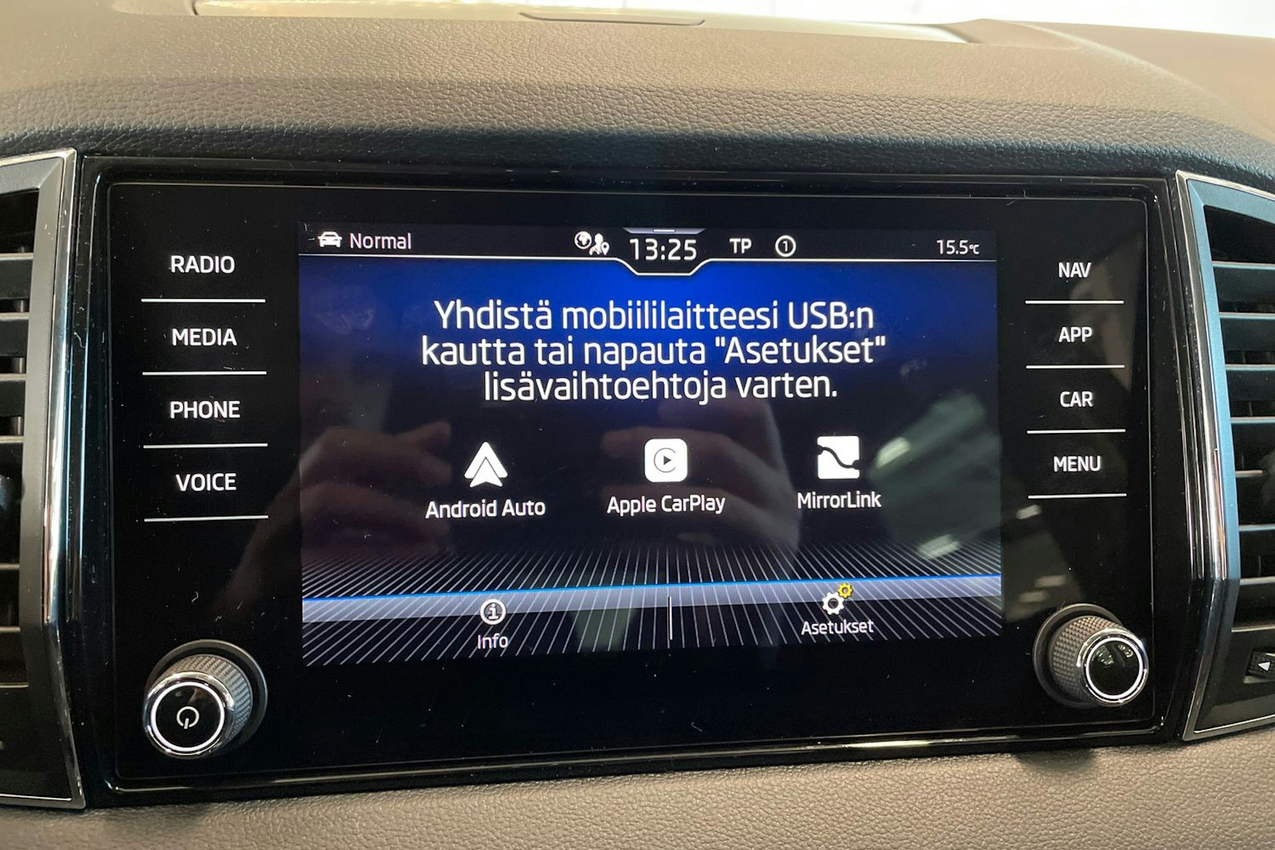 met. sininen Skoda Karoq 2022 kuva 29.