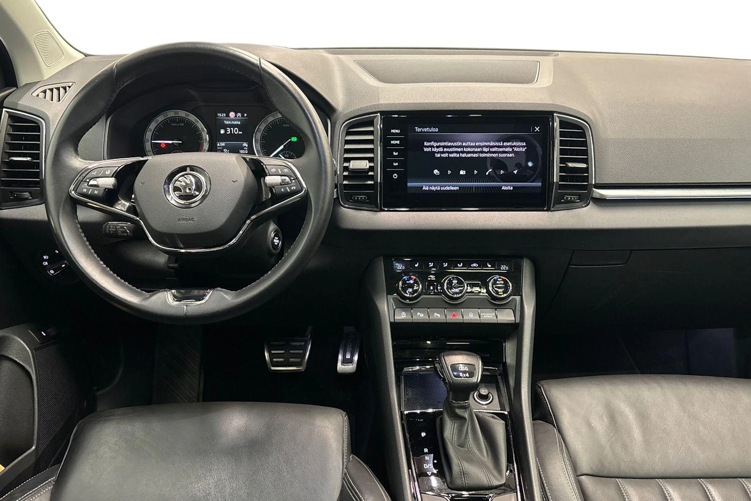 sininen Skoda Karoq 2022 kuva 7.