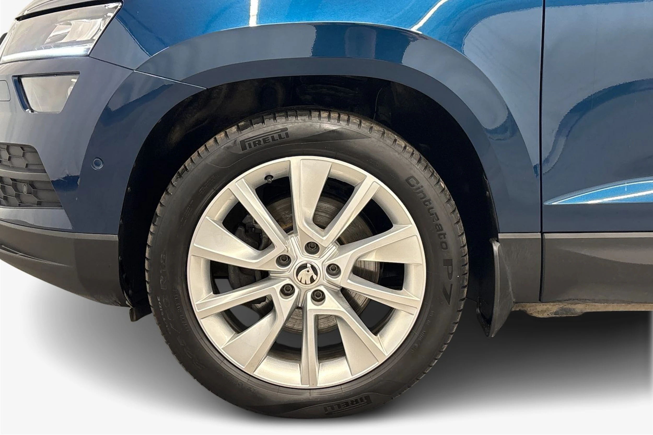 sininen Skoda Karoq 2022 kuva 9.