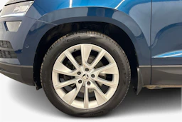 sininen Skoda Karoq 2022 kuva 9.