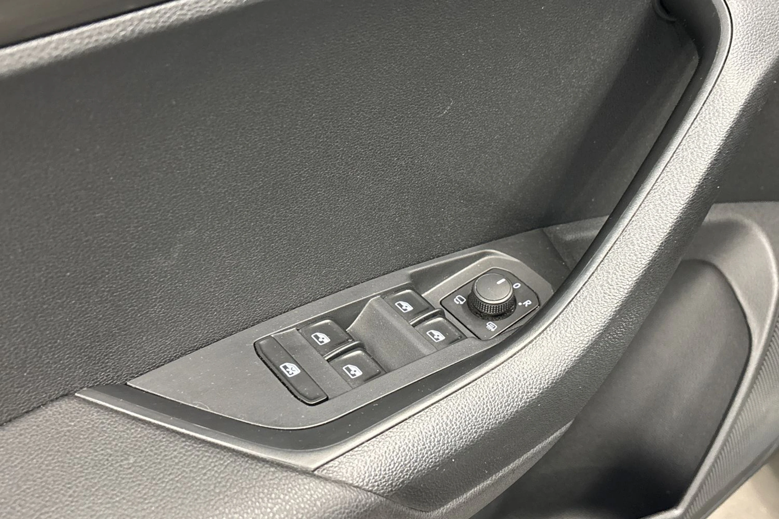 sininen Skoda Karoq 2022 kuva 15.