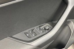 sininen Skoda Karoq 2022 kuva 15.