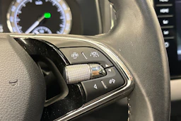 sininen Skoda Karoq 2022 kuva 20.