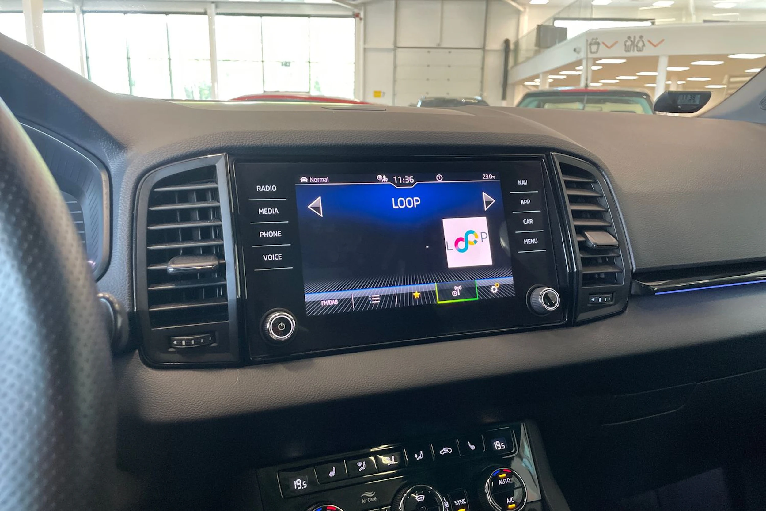 met. sininen Skoda Karoq 2022 kuva 22.