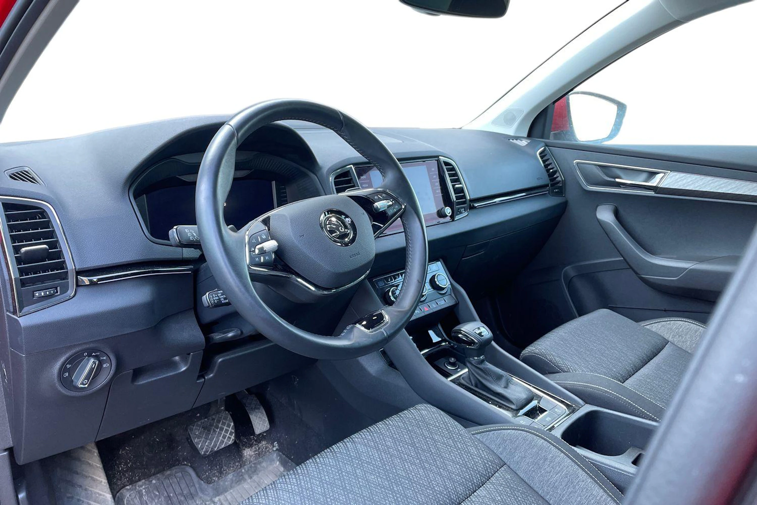 punainen Skoda Karoq 2022 kuva 3.