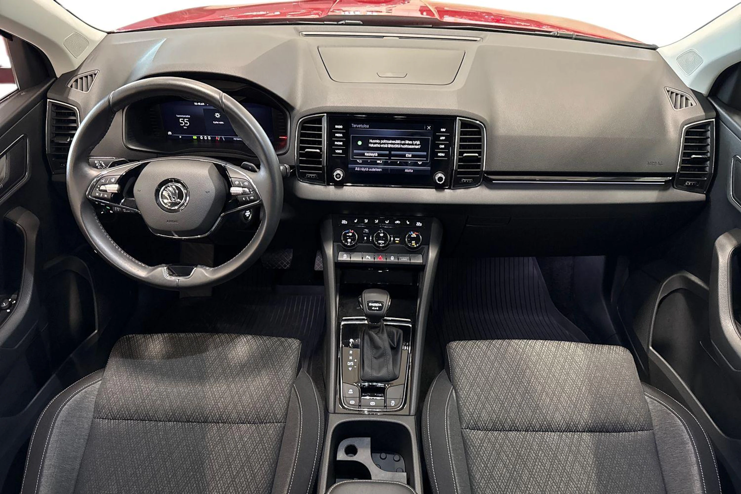 punainen Skoda Karoq 2022 kuva 7.