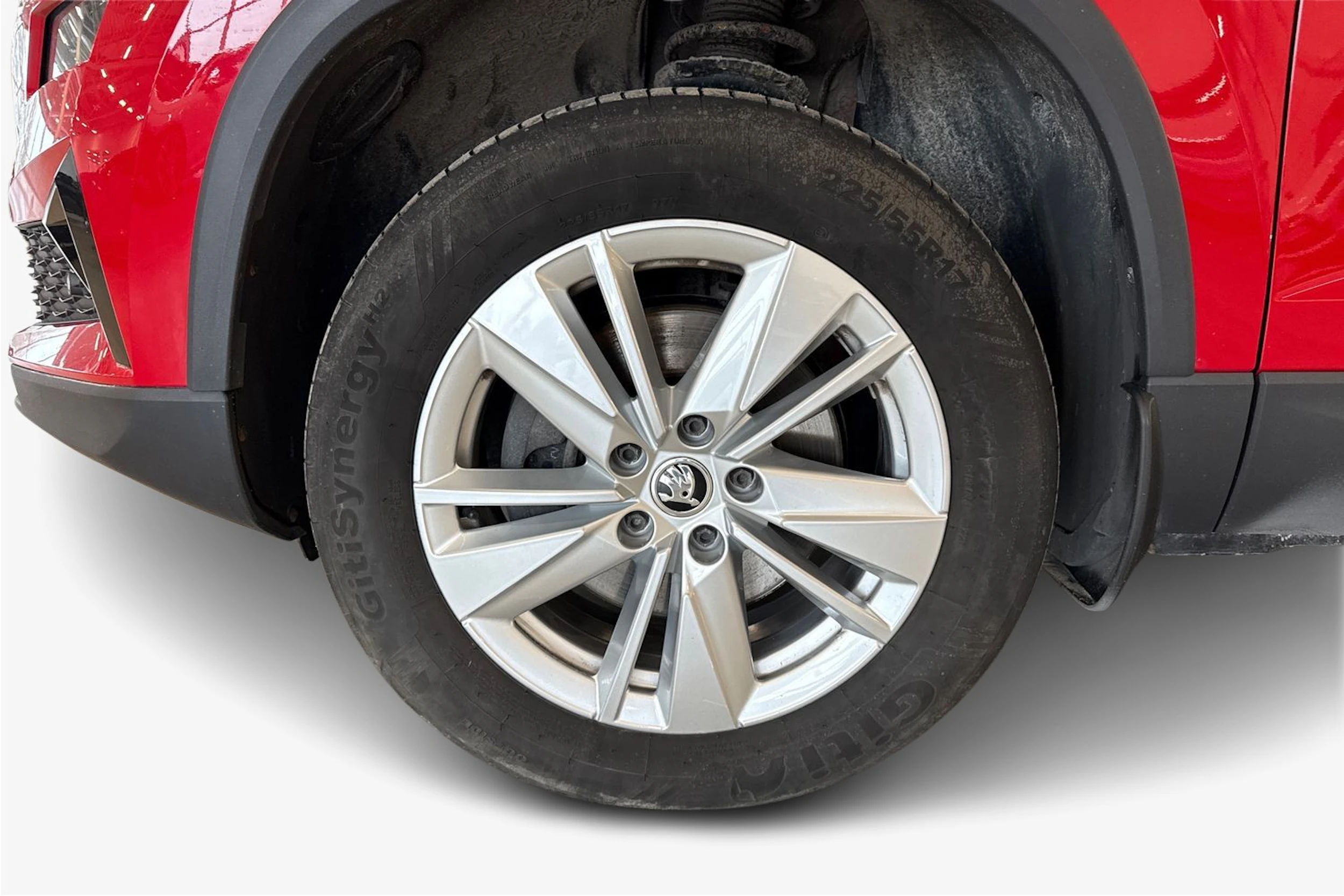 punainen Skoda Karoq 2022 kuva 9.