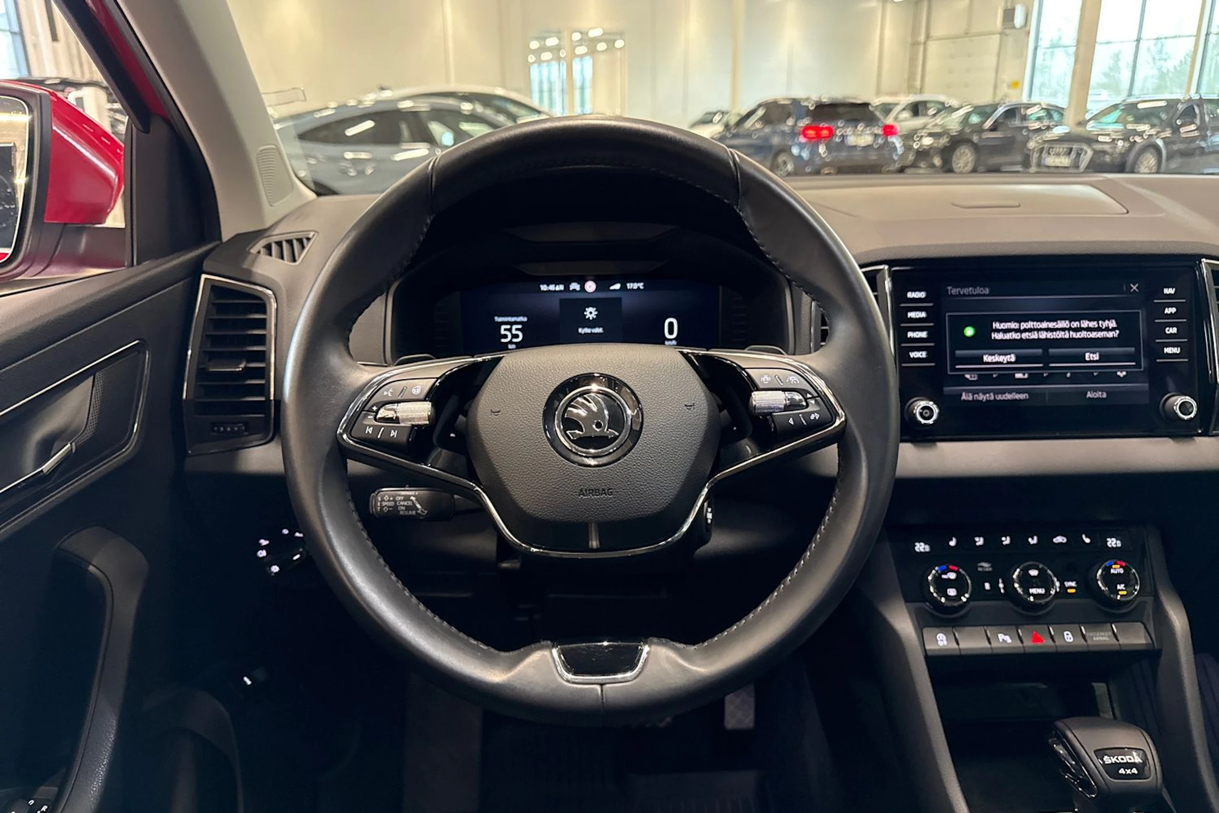 punainen Skoda Karoq 2022 kuva 11.