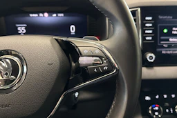 punainen Skoda Karoq 2022 kuva 13.