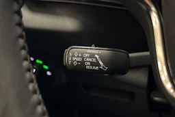 punainen Skoda Karoq 2022 kuva 14.