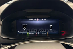 punainen Skoda Karoq 2022 kuva 15.