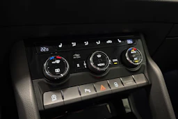 punainen Skoda Karoq 2022 kuva 18.