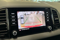 punainen Skoda Karoq 2022 kuva 21.