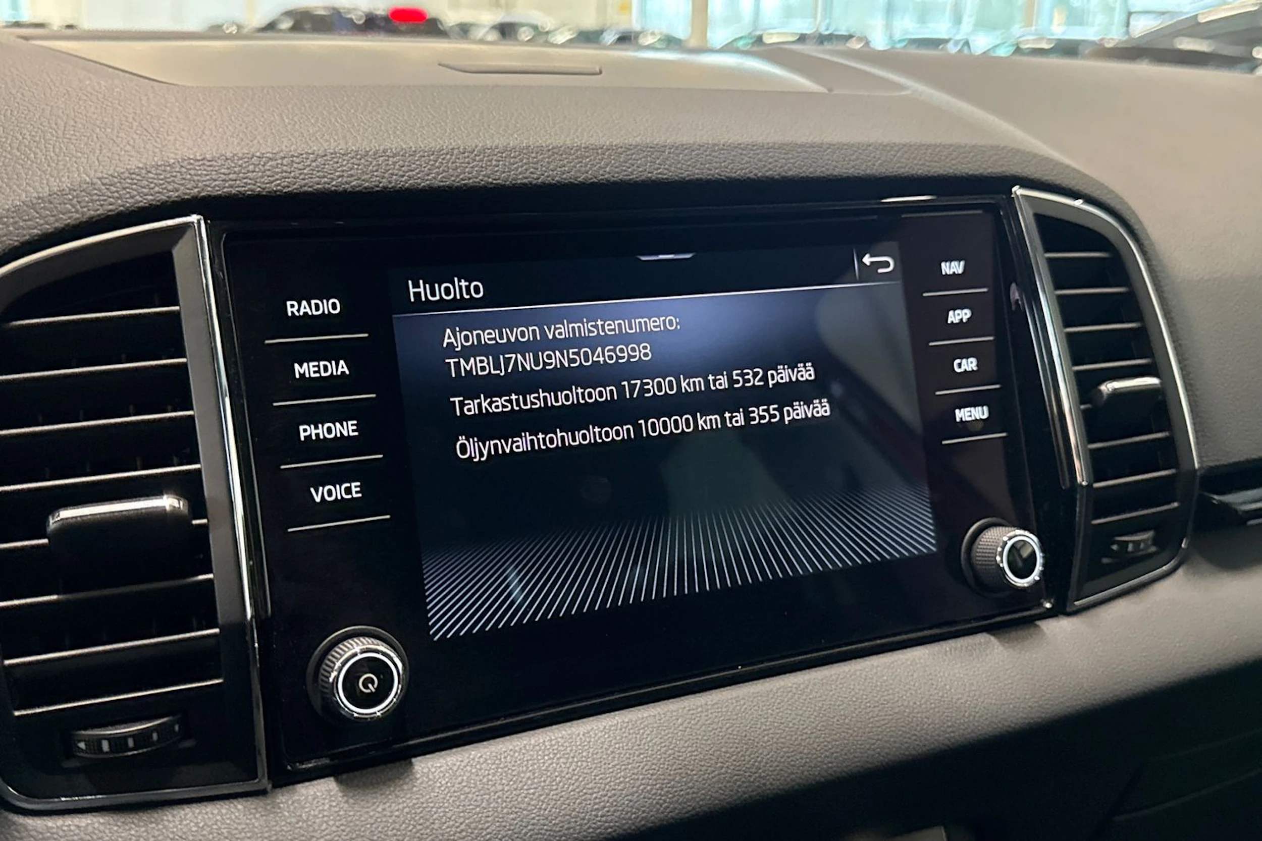 punainen Skoda Karoq 2022 kuva 23.